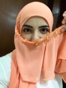 Hijab Babado com Aplicações Pessego