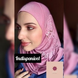 Amira hijab com brilho rosa