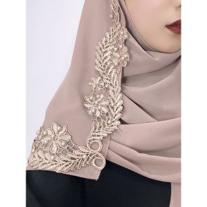 Hijab com Bordado Lateral Detalhe