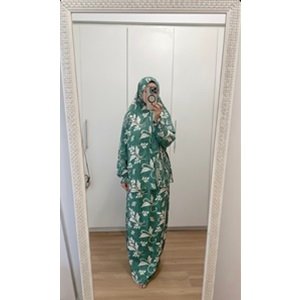 Roupa de rezar estampada verde diverso com manga