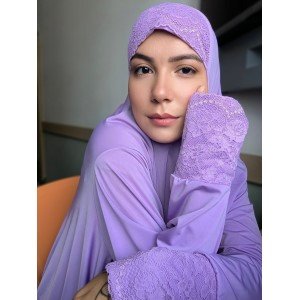  Detalhe da Roupa de rezar islamica com renda roxo lavanda