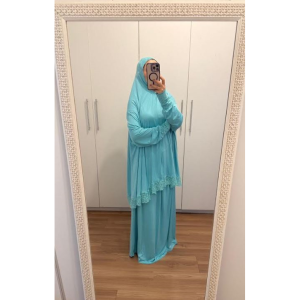  Detalhe da Roupa de rezar islamica com renda azul turquesa