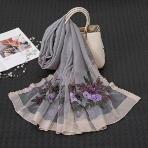 hijab-seda-com-bordado-lateral-cinza