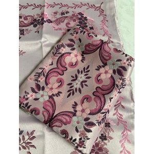 Tapete de rezar detalhe floral 