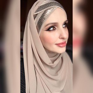 Hijab Trançado com Paetê Nude