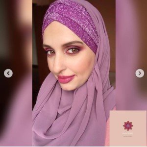 Cliente de Hijab Trançado Brilho- Carol